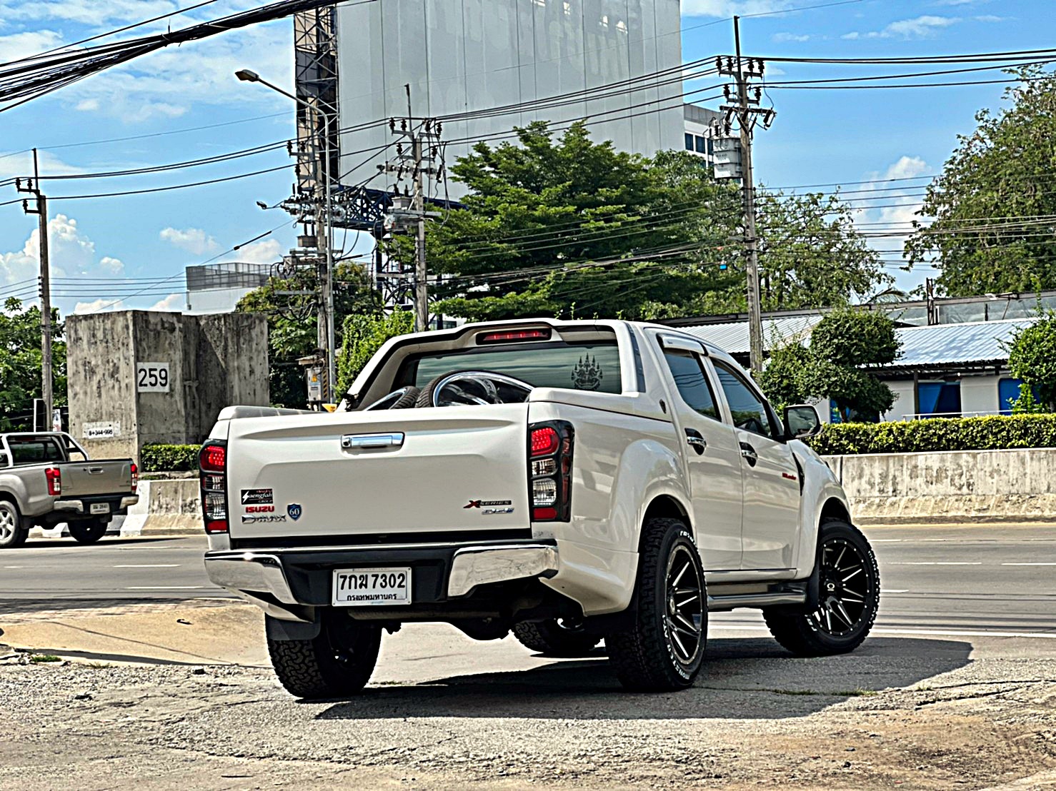 D-MAX แบบไม่ยก