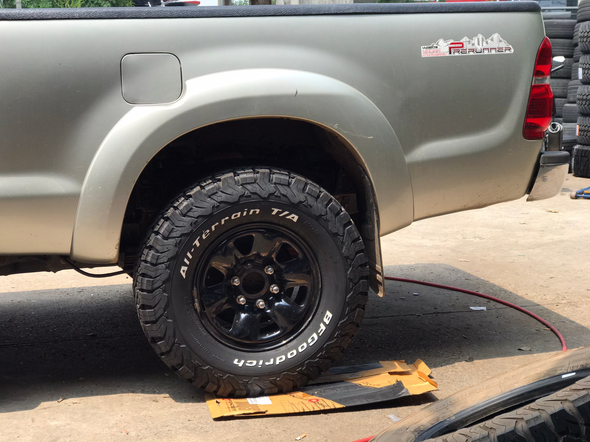 BF GOODRICH KO2 265/75-16 ราคาถูก