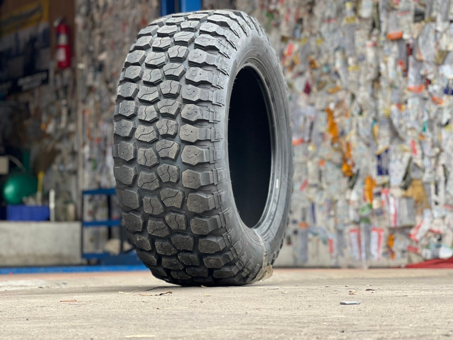 ล้อใหม่ ยางใหม่ ขอบ20 ทรงเมกา เริ่มต้นชุดละ 35900-39900 บาทเท่านั้น