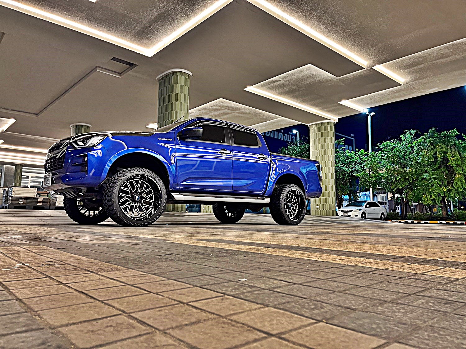 D-MAX ทรงเมกา ล้อ FORCE