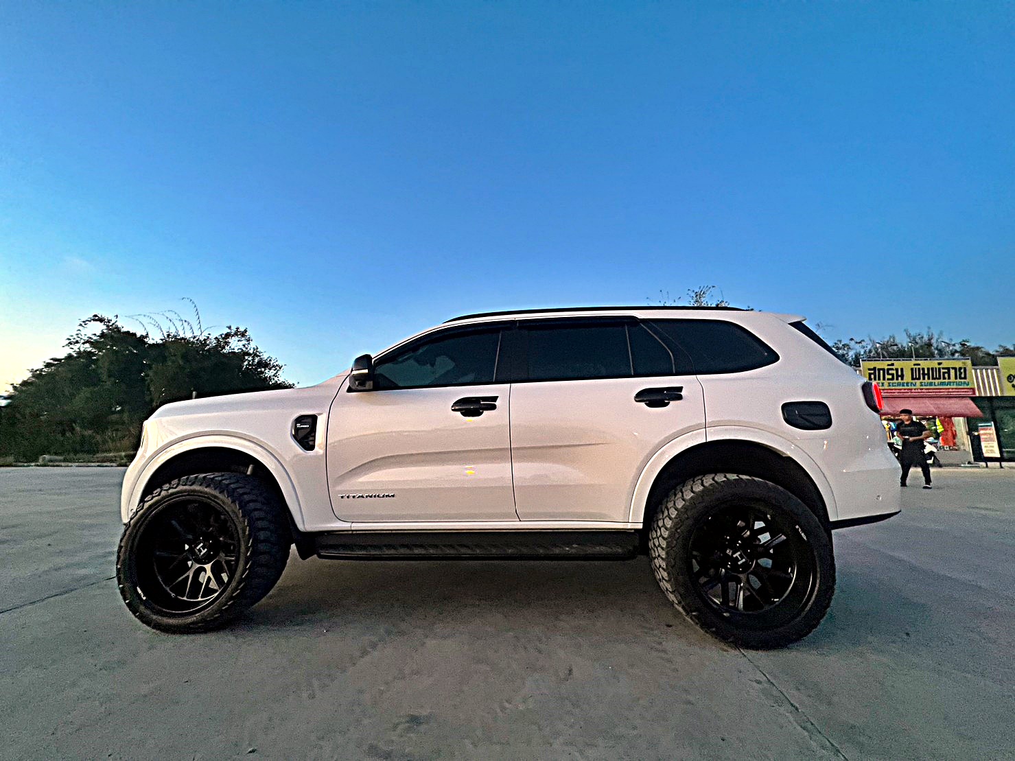 FORD EVEREST NEXTGEN ล้อแท้ HOSTILE H120 ขอบ22 ที่ STEP9