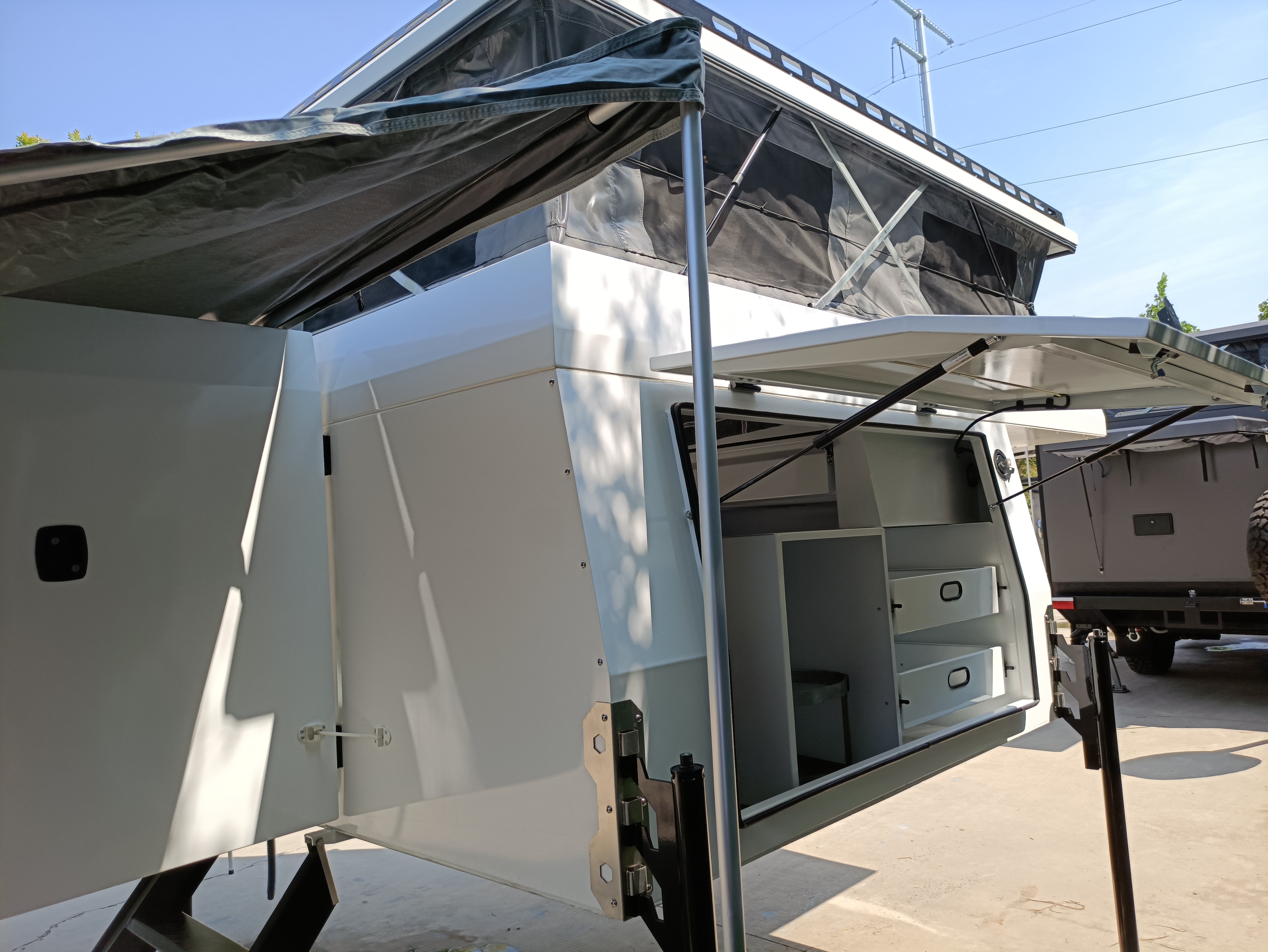 HORIZON SEEKER Truck Camper