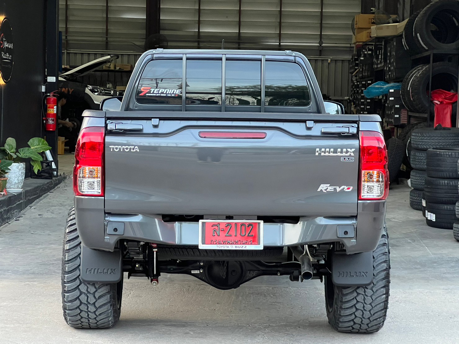 TOYOTA REVO หัวเดียว ทรงเมกา ที่ STEP9