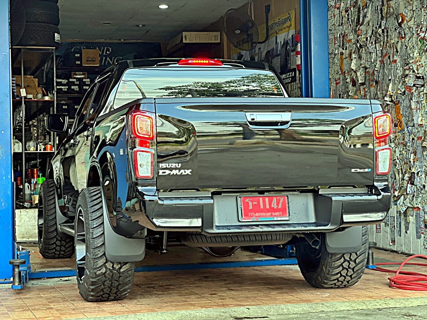 D-MAX 1.9 จัดทรงเมกา อย่างเทพ ที่ STEP9