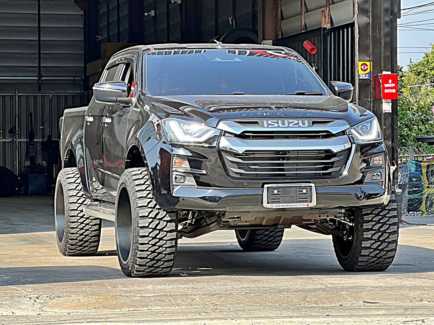จัดเต็มชุดแต่ง ISUZU D-MAX V-CROSS