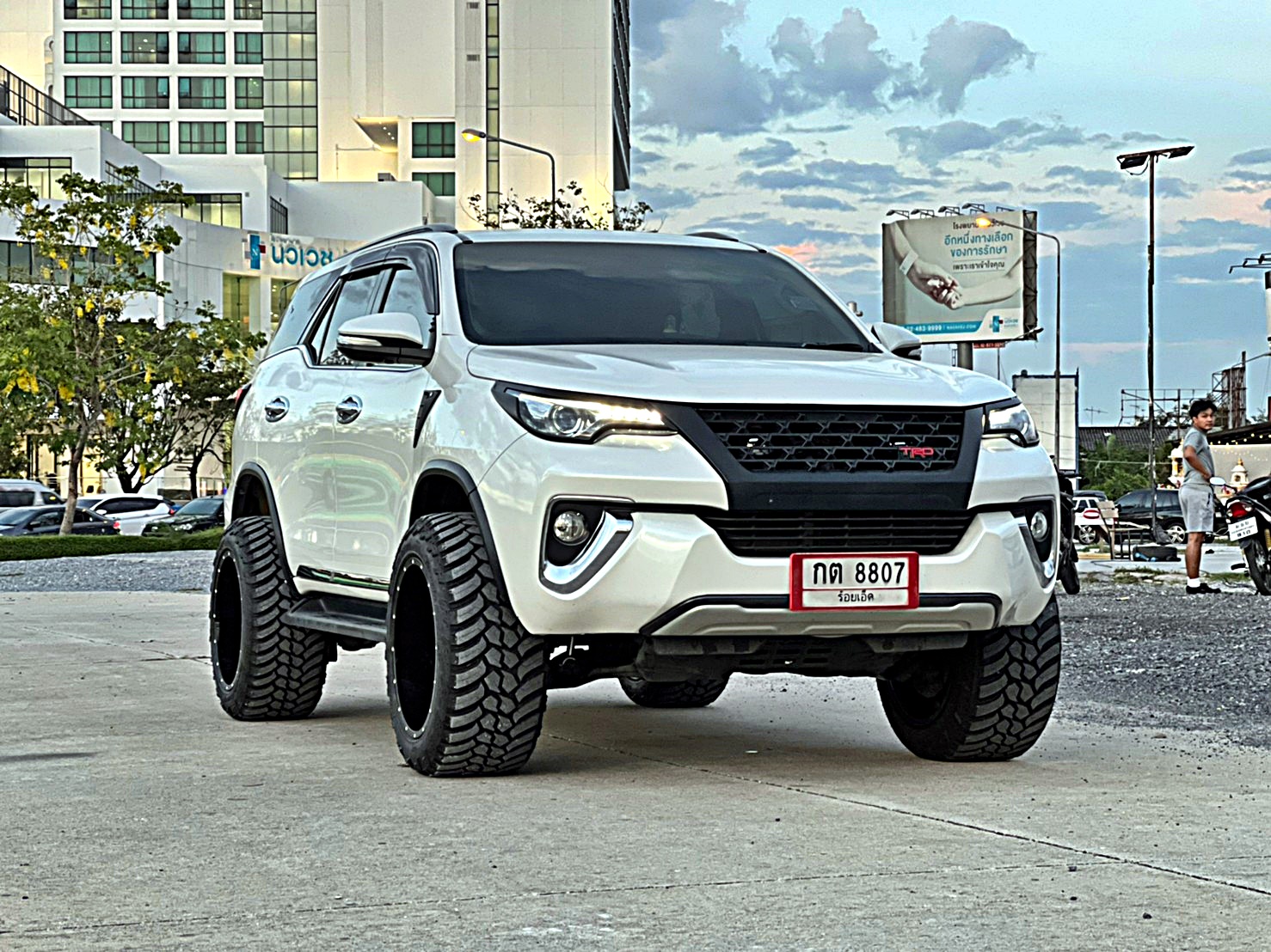 FORTUNER ทรงเมกา ล้อขอบ20 ที่ STEP9