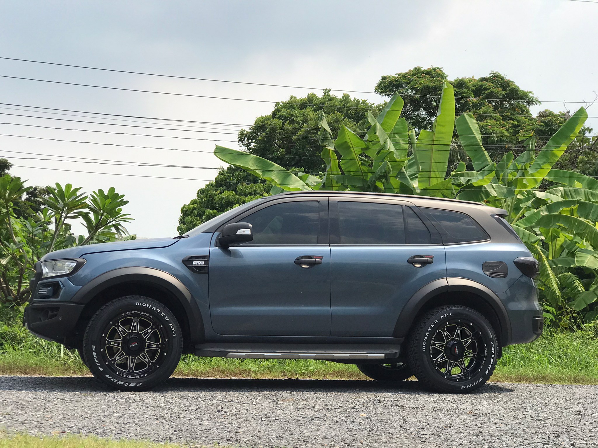 FORD EVEREST ล้อ COSMIS CROWN ผลงานจาก STEP9