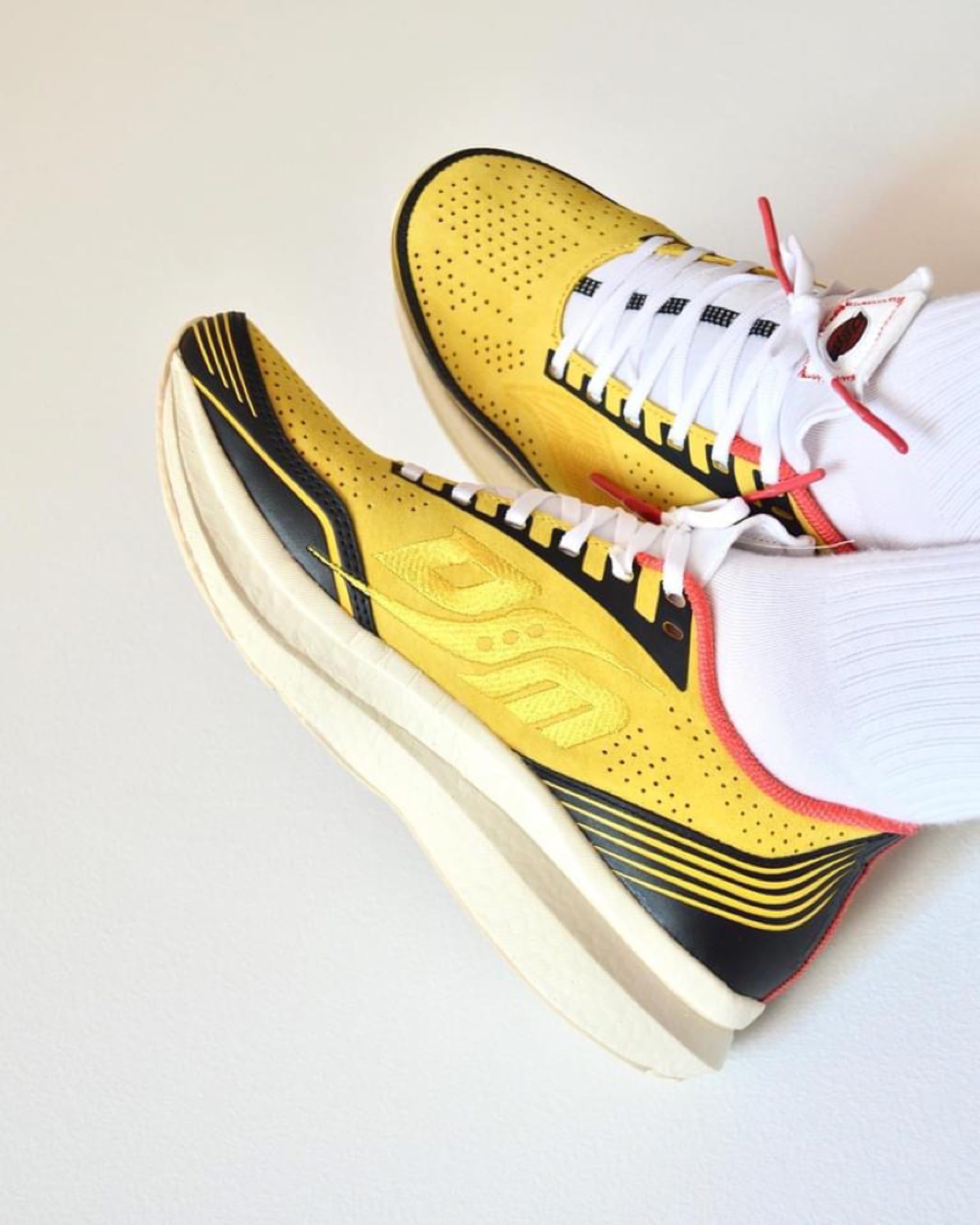 รองเท้า Saucony X Diet Starts Monday Endorphin Pro ‘EXCLUSIVE’ (M8US)