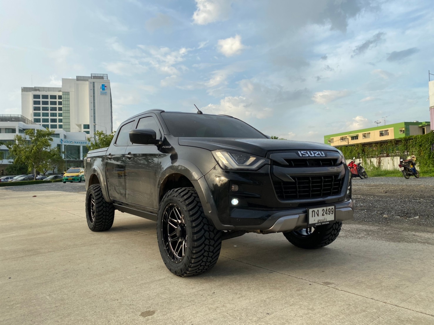 DMAX ขับมาจากสระแก้ว จัดทรงเมกาที่STEP9