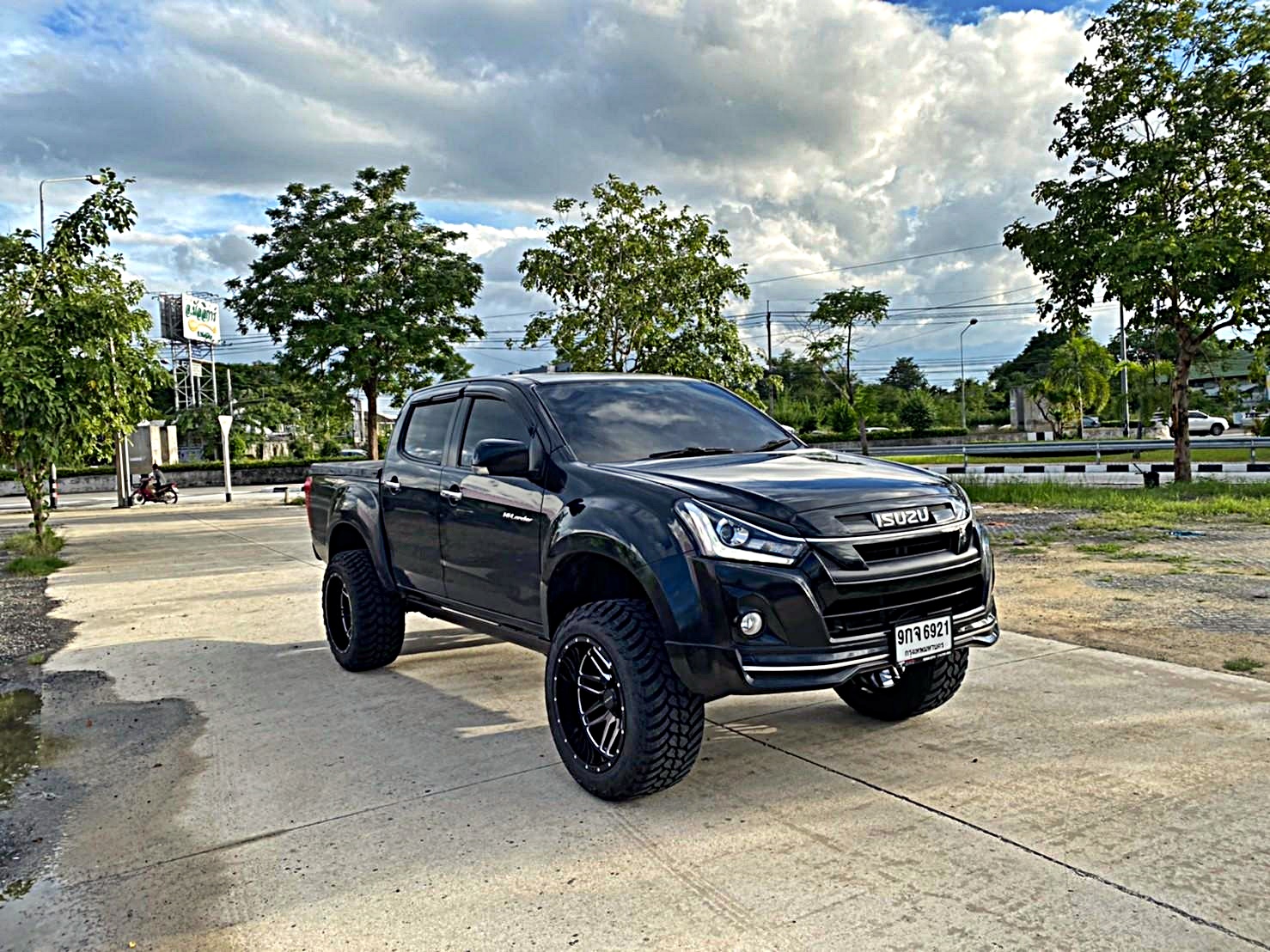 NISSAN_NAVARA_แปลงร่าง ทรงเมกา