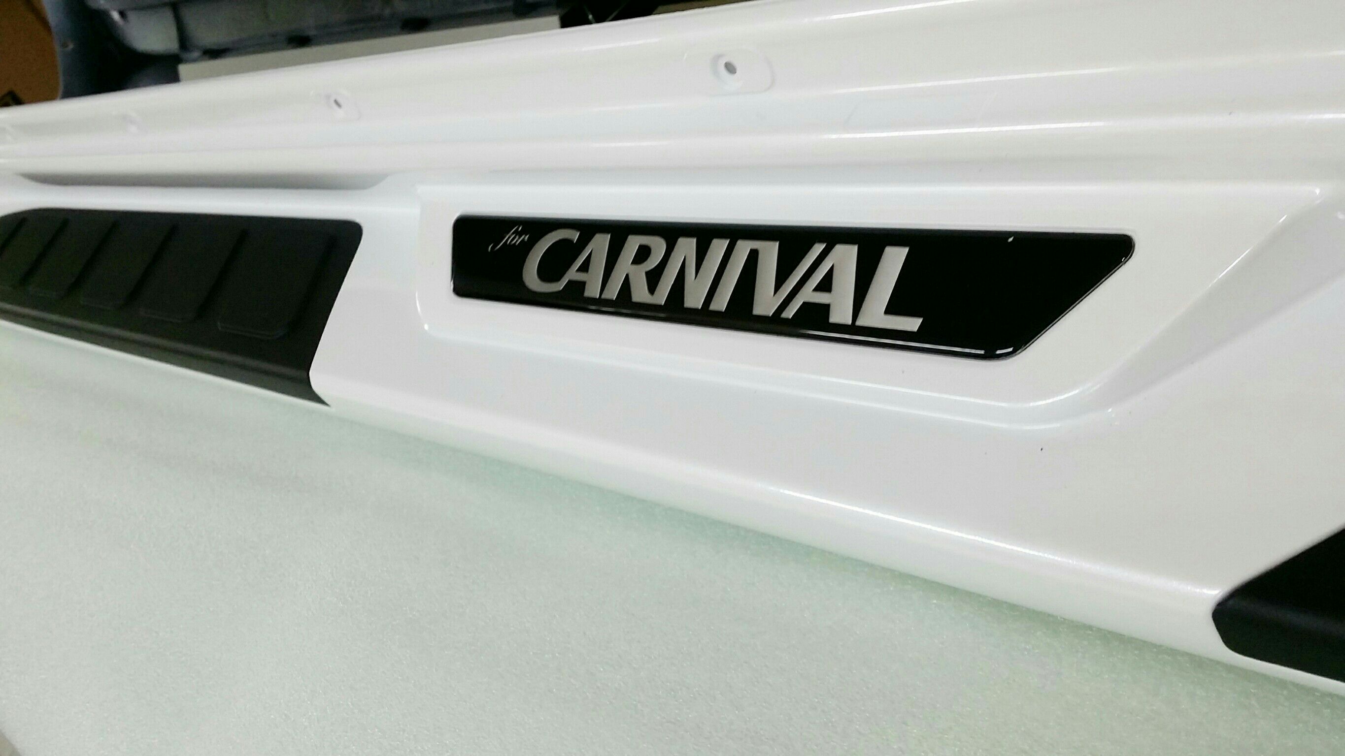 Side Step For New Grand Carnival 2015 ( C ) - บันไดข้างตรงรุ่น ของแท้จาก KIA เกาหลี แบบ C