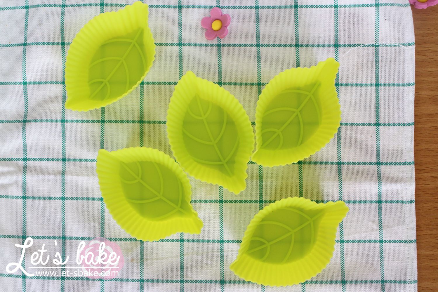 พิมพ์ขนม ใบไม้ ขนาด 7 cm B187 / บรรจุ 12 ชิ้น