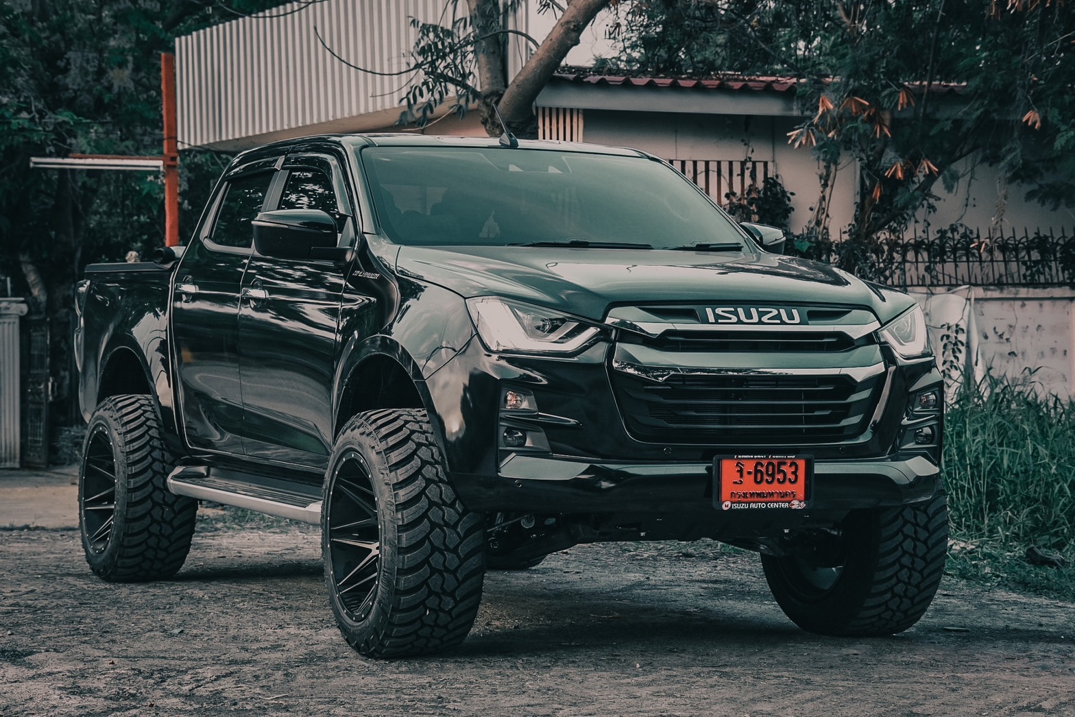 ISUZU V-CROSS แต่งทรงเมกาที่ STEP9