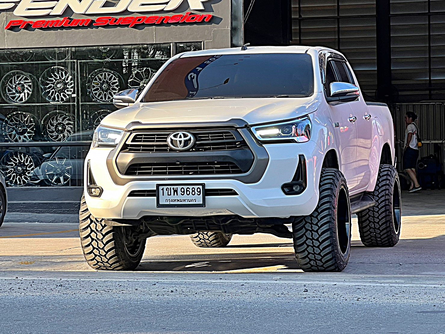 TOYOTA REVO ทรงเมกาที่ STEP9