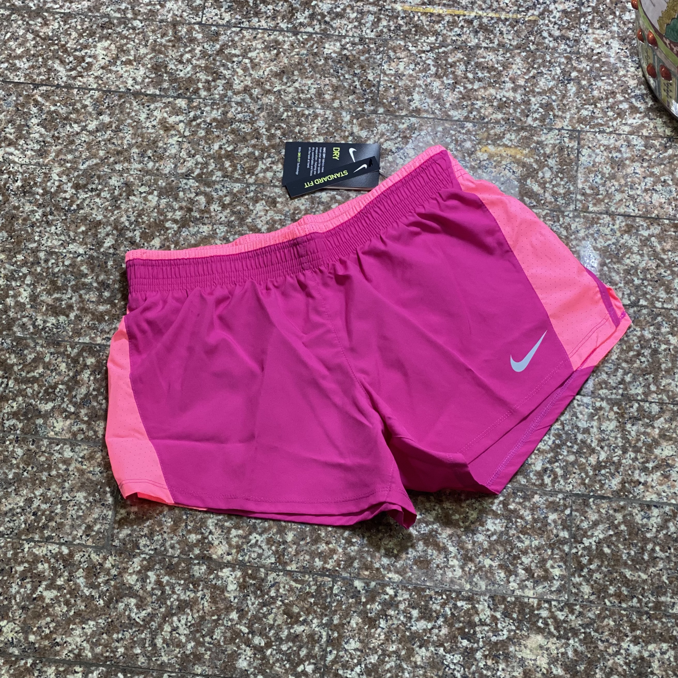 กางเกงวิ่ง Nike 10K 3.5” Running Shorts Women (M,L)