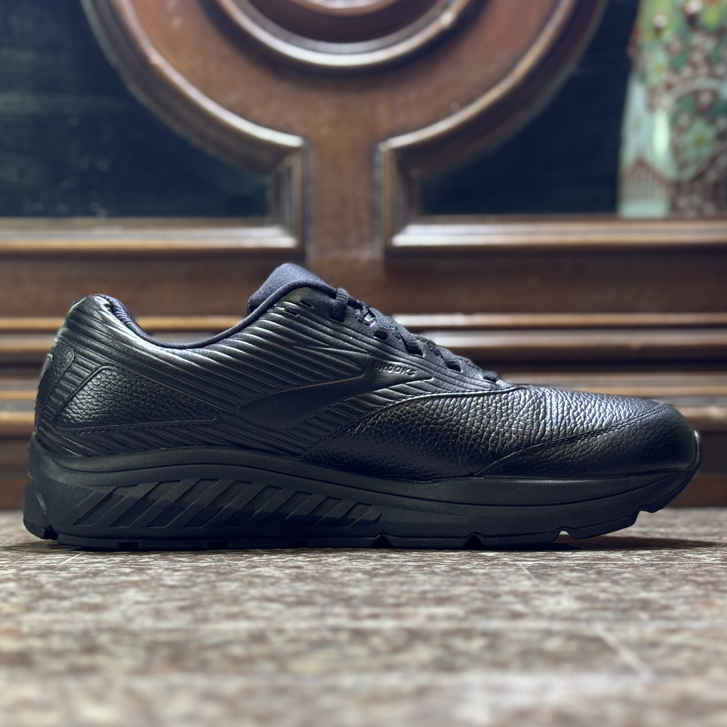 รองเท้า Brooks Addiction Walker 2 ‘TripleBlack’ #มือ2 (M14US)