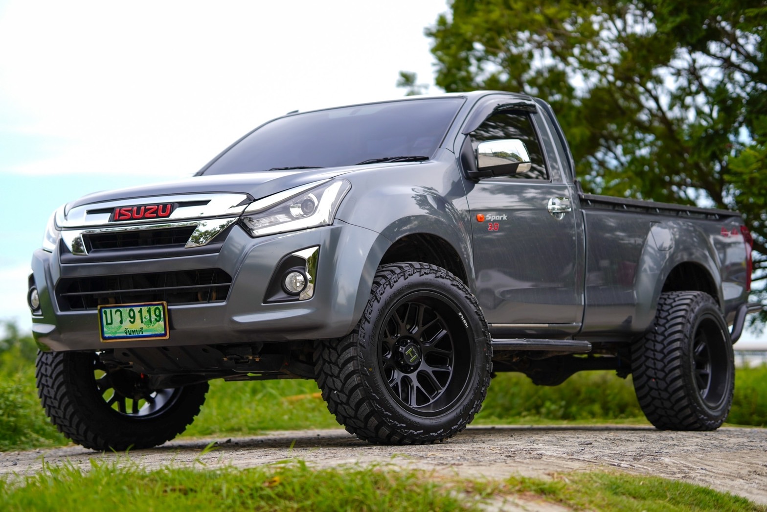 D-MAX หัวเดียว จันทบุรี งบ2แสน แต่งทรงเมกาที่ STEP9