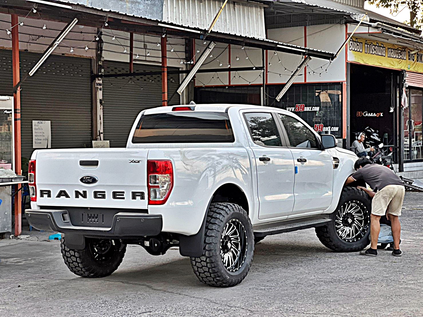 AMERICAN_WARRIOR FORD ทรงเมกา