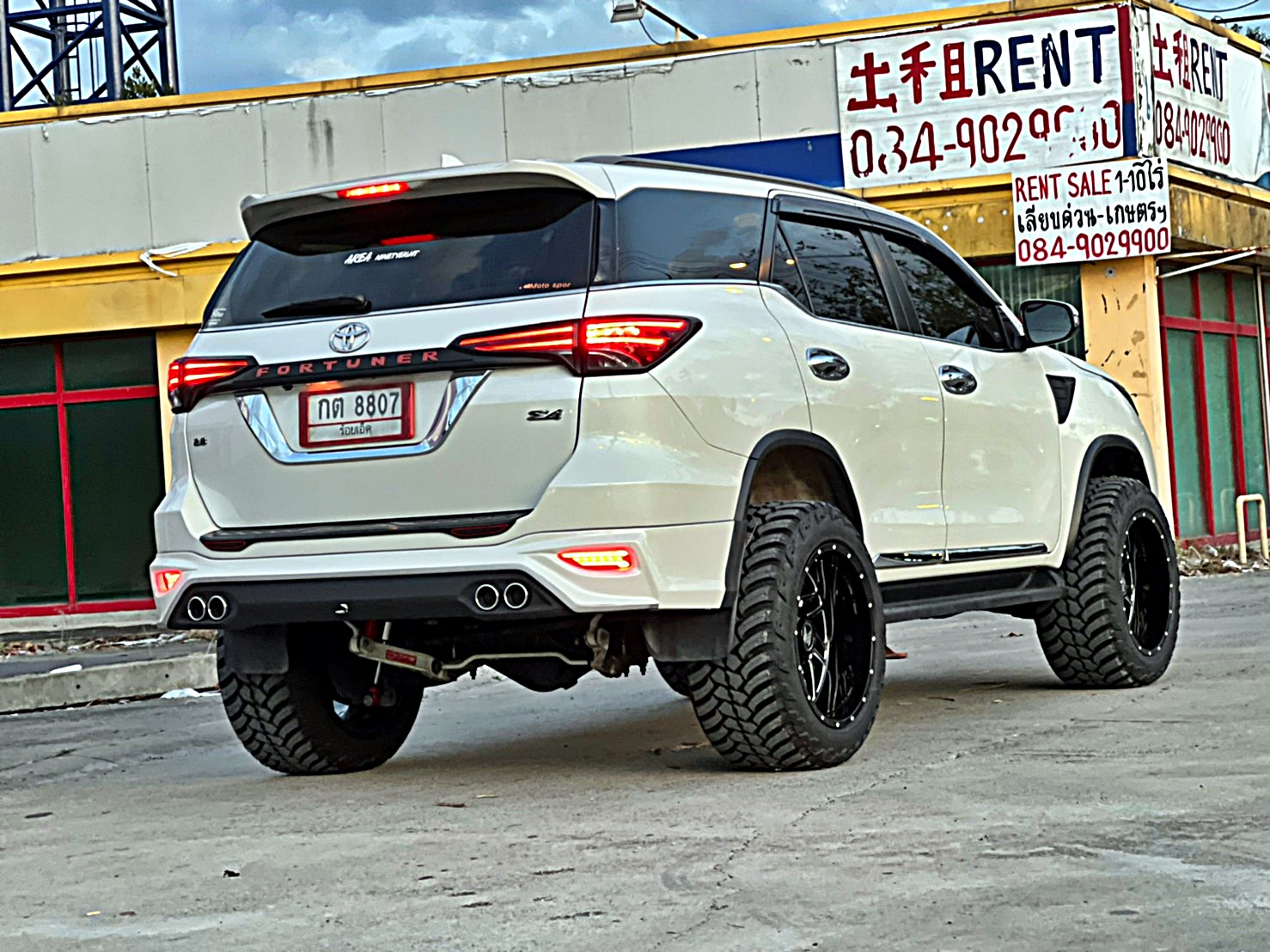 FORTUNER ทรงเมกา ล้อขอบ20 ที่ STEP9