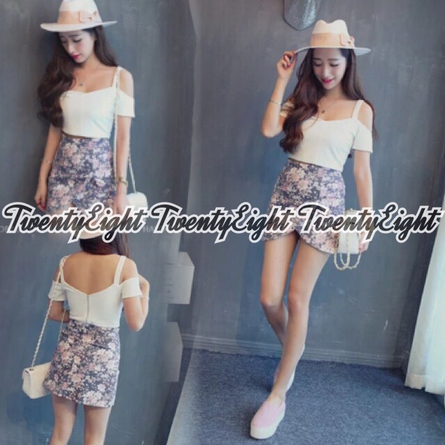 เสื้อไหมพรมสายเดี่ยว