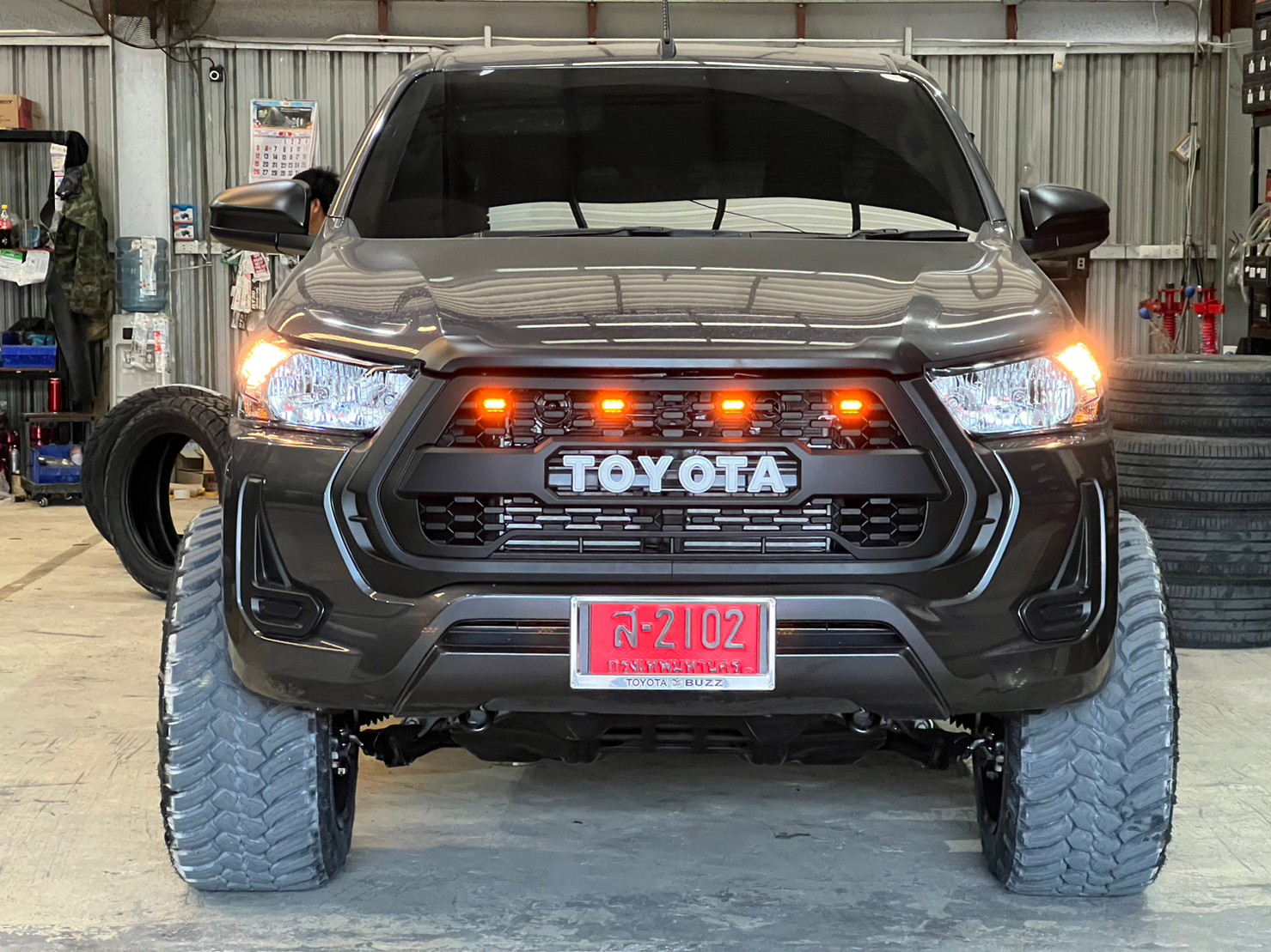 TOYOTA REVO หัวเดียว ทรงเมกา ที่ STEP9