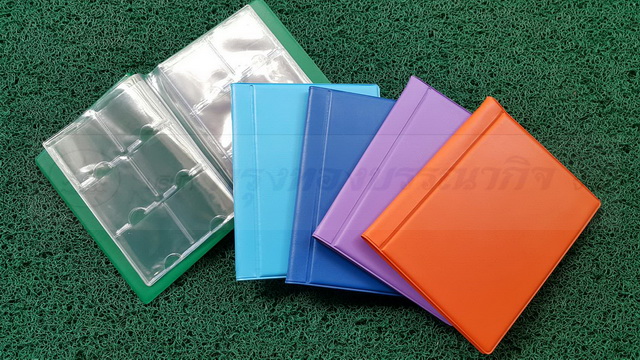 สมุดสะสมเหรียญกษาปณ์ บรรจุ 72 เหรียญ