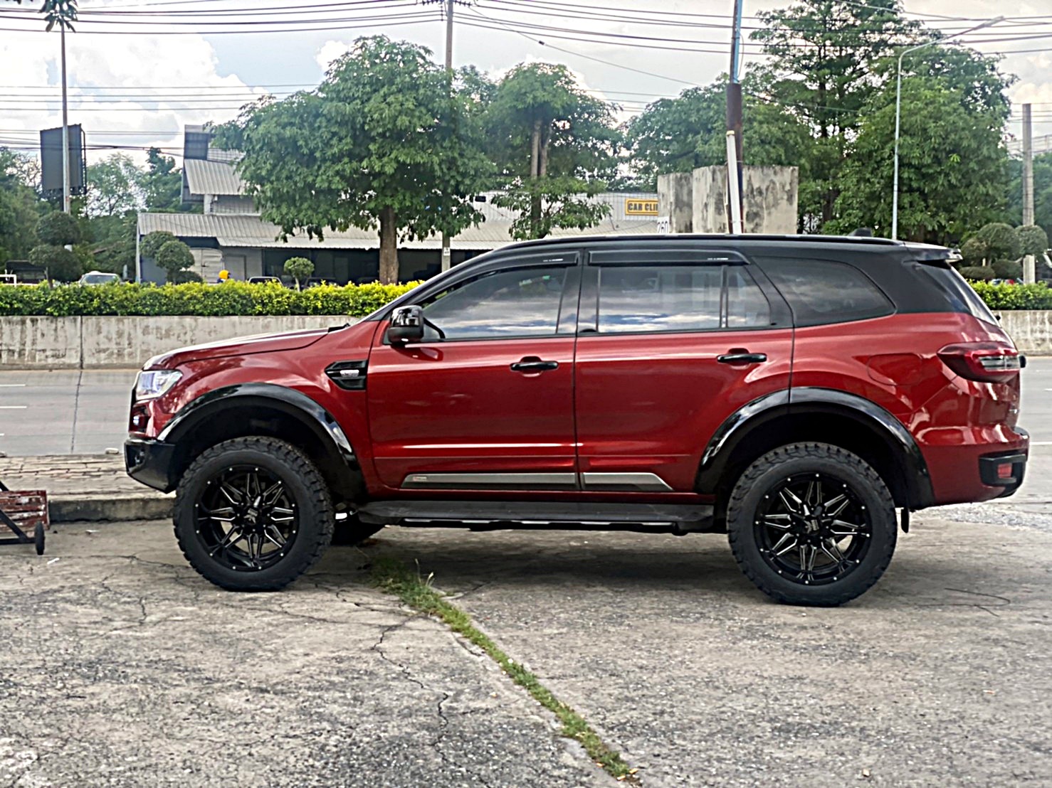 FORD EVEREST จัดทรงเมกาที่ STEP9