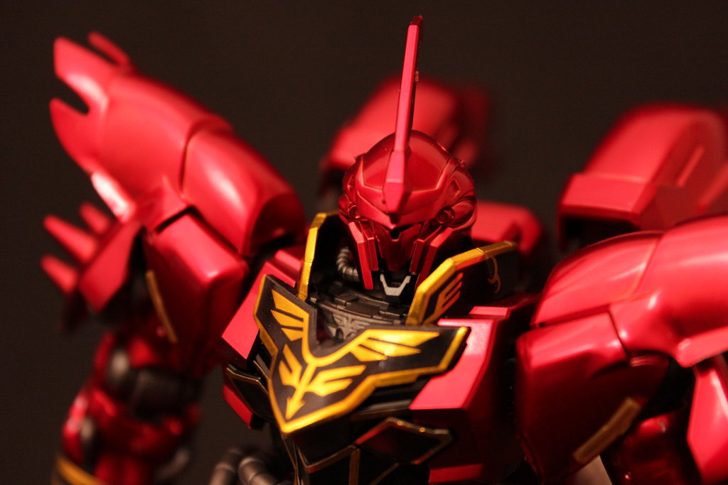 MSN-06S Sinanju Ver.Ka Titanium Finish (MG)