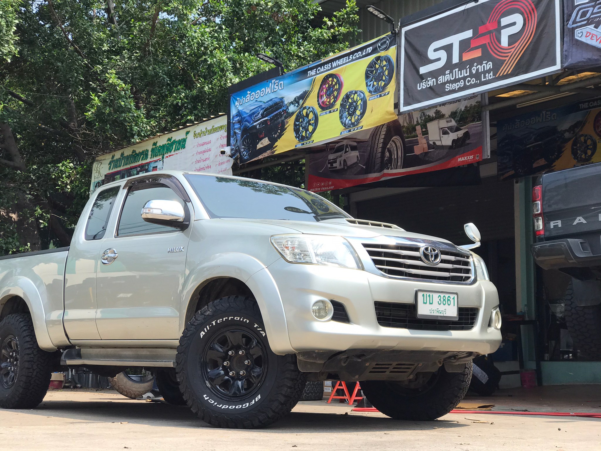 BF GOODRICH KO2 265/75-16 ราคาถูก