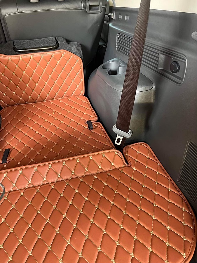 พรมปูพื้นรถยนต์ 7D PAJERO SPORT ปี2008-14 พรมสีน้ำตาล เสริมใยดักฝุ่น เข้ารูป เต็มคัน