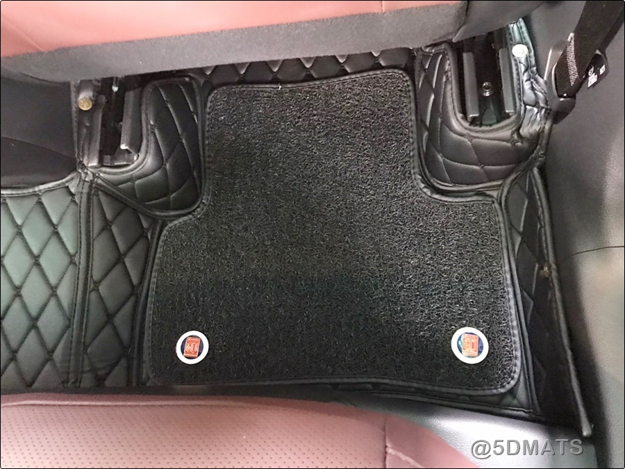 พรมปูพื้นรถยนต์ 7D TOYOTA COROLLA CROSS พรม7D QJ VIP Plus+ สีดำ เสริมใยดักฝุ่น รวมชุดแผ่นท้าย เต็มคัน (10ชิ้น)