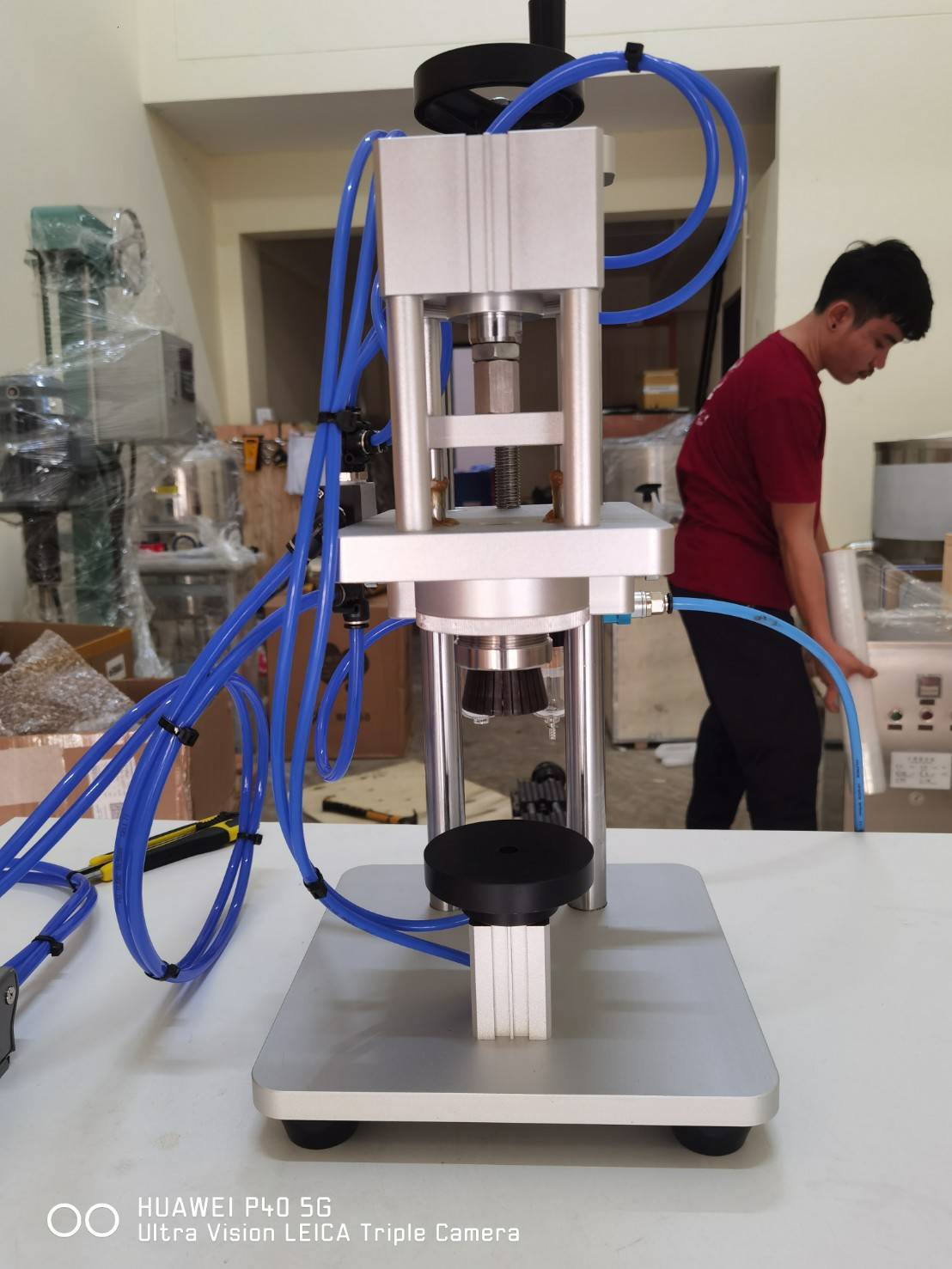 🌈15920 เครื่องหนีบปิดขอบฝาขวดน้ำหอม กึ่งอัตโนมัติ สะดวกไม่ต้องออกแรง รุ่น CYT-01