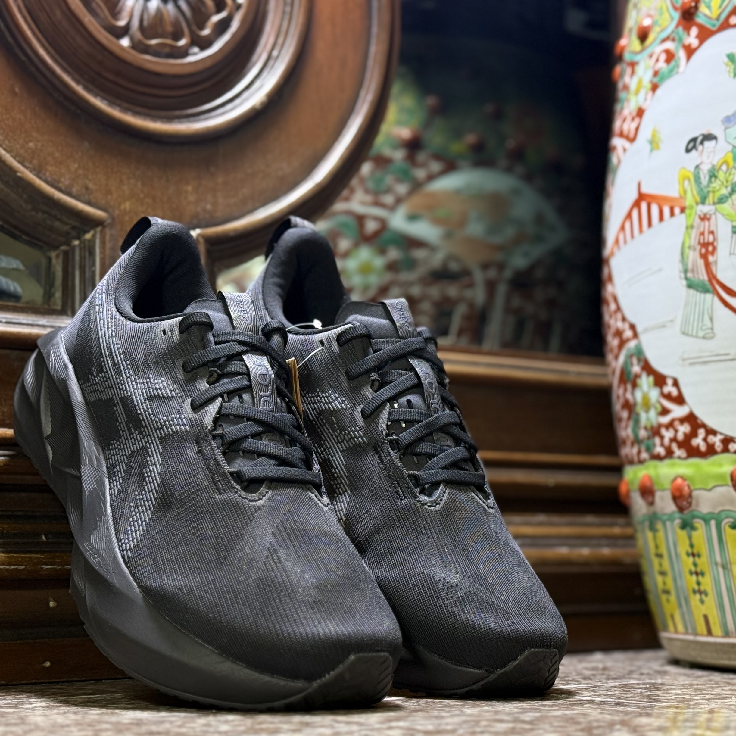 รองเท้าวิ่ง ASICS NovaBlast 5 ‘AllBlack’ (M9.5US)