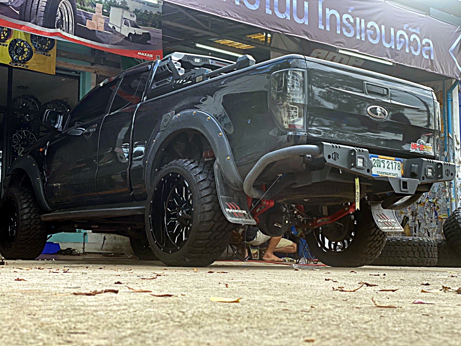 FORD RANGER จัดทรงเมกา ขอบ22 ที่ STEP9