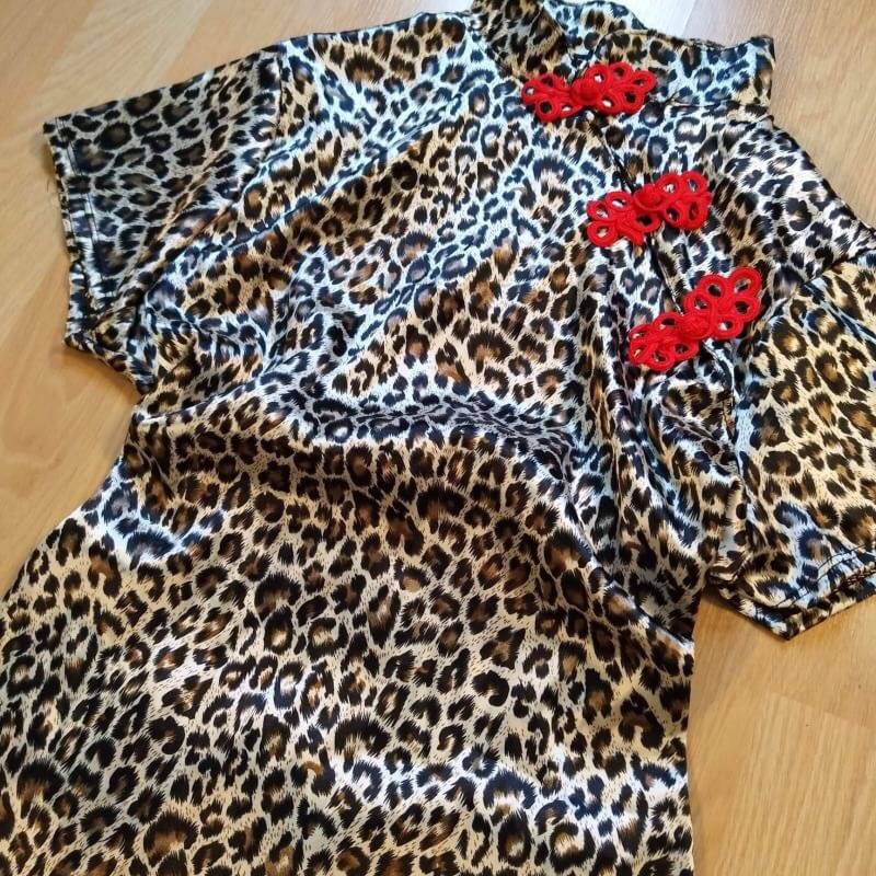 เดรสคอกี่เพ้า ลายเสือ