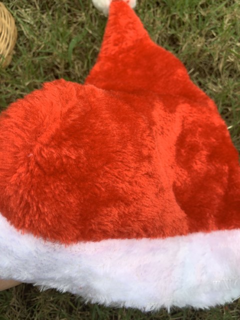 หมวกซานต้าแซนตี้ สีแดงกำมะหยี่