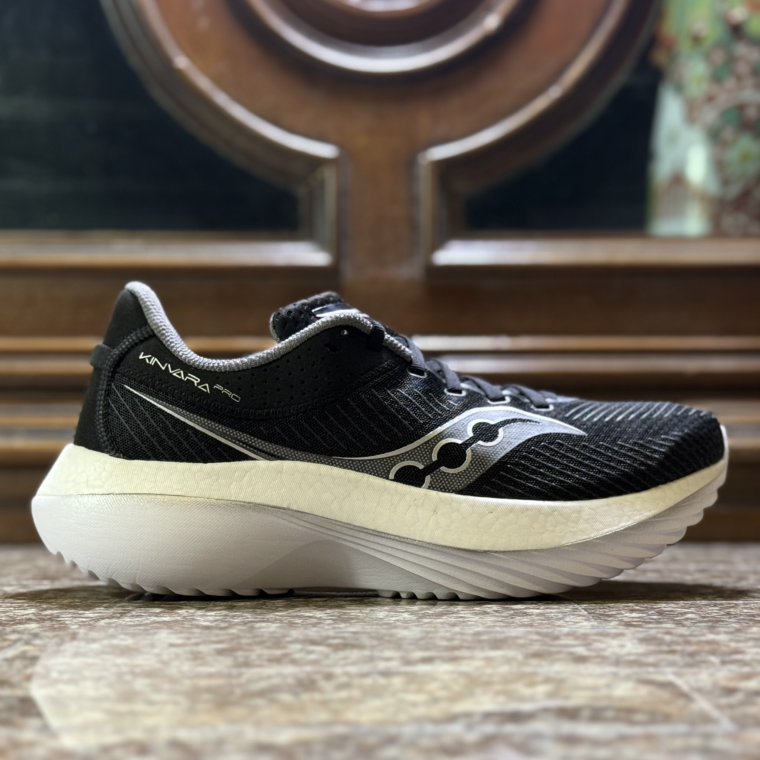 รองเท้าวิ่ง Saucony Kinvara PRO ‘BLACK’ (M9.5/10.5/11US)