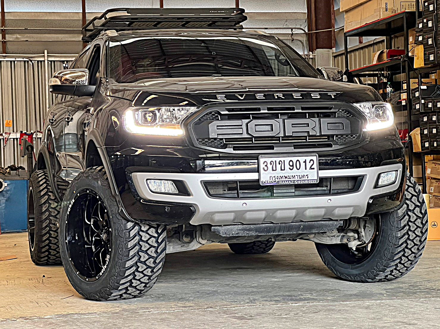 FORD EVEREST แต่งทรงเมกาที่ STEP9