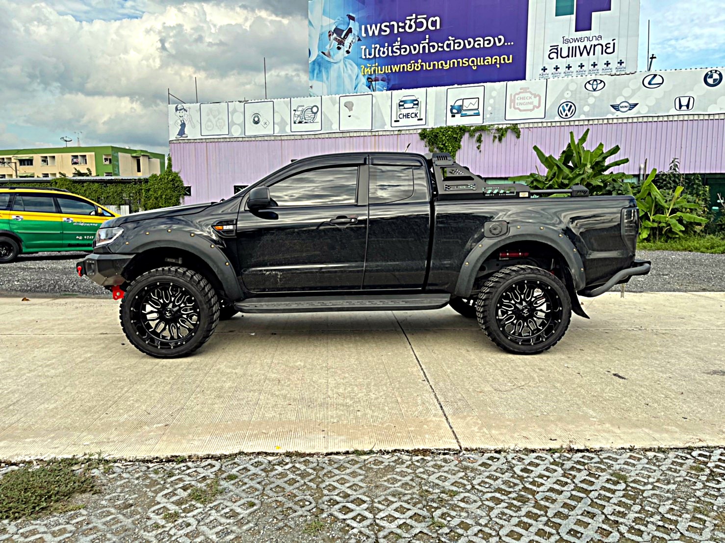 FORD RANGER จัดทรงเมกา ขอบ22 ที่ STEP9