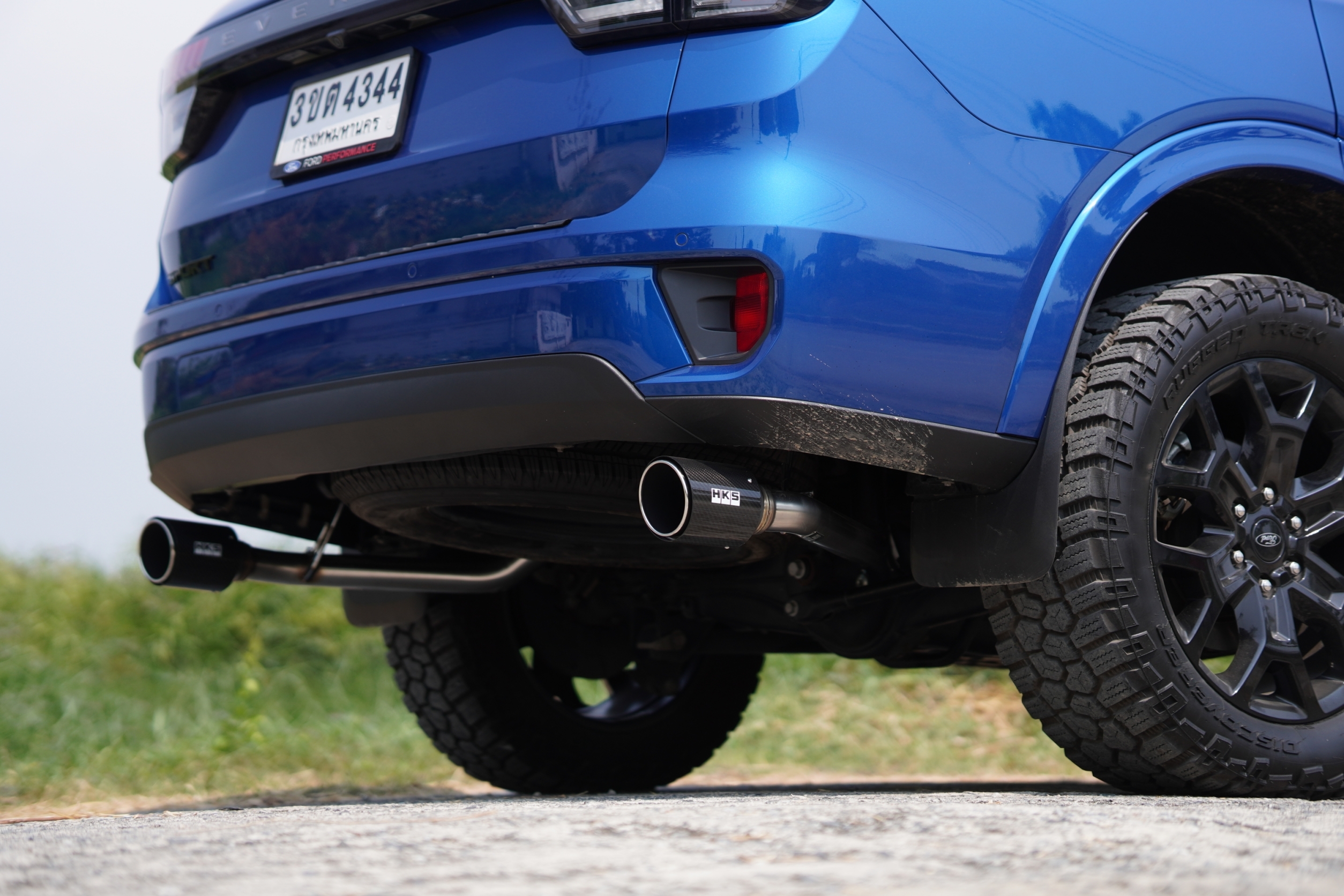 ท่อ HKS ท่อคู่ ซ้าย-ขวา ใส่ EVEREST NEXTGEN ของแท้ที่ STEP9