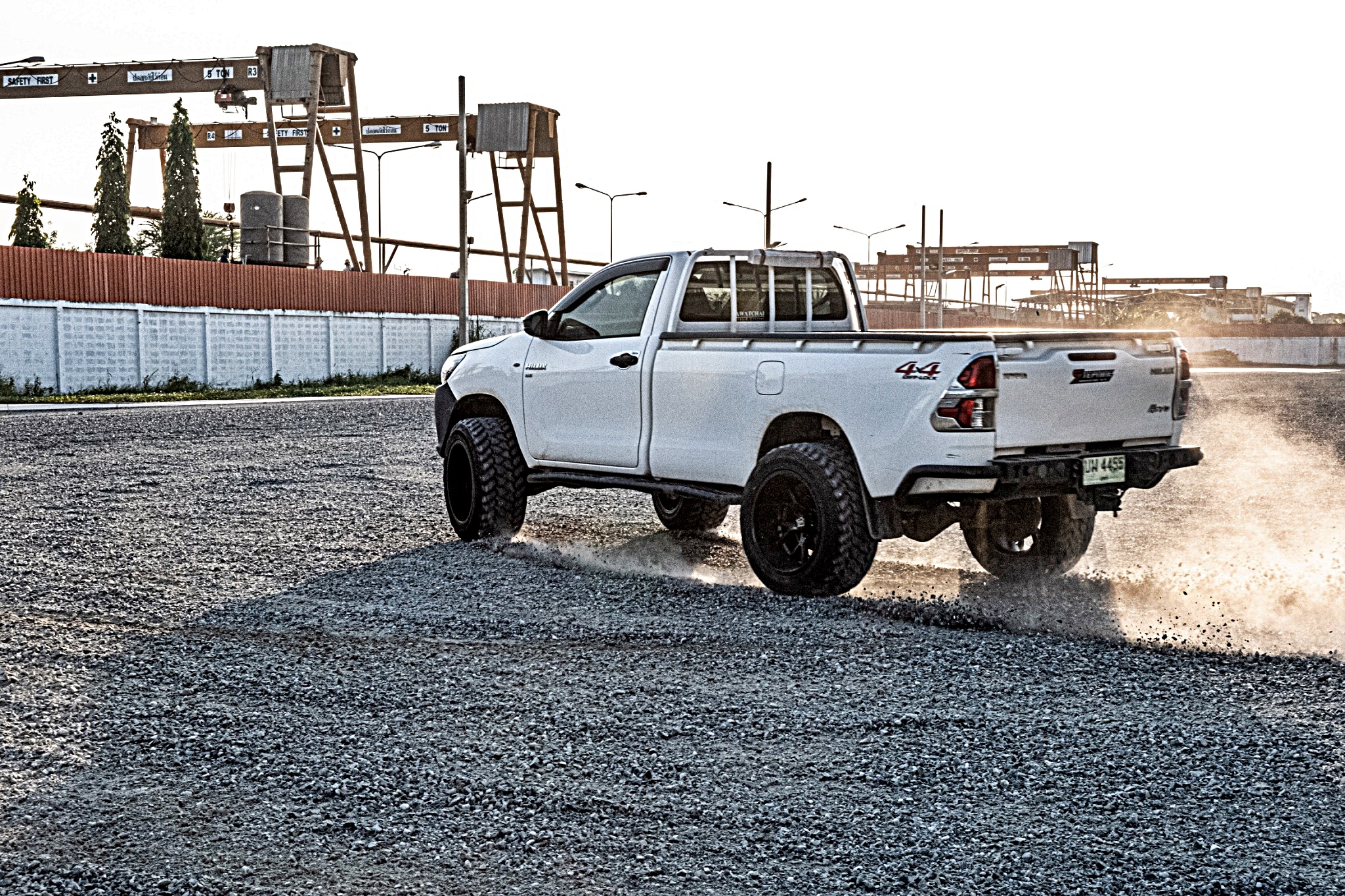 REVO หัวเดียว จองคิวจากแพร่ ทำทรงเมกาที่ STEP9