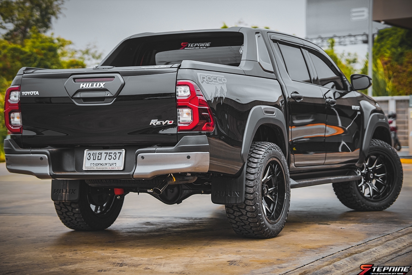 TOYOTA REVO ทรงเมกา