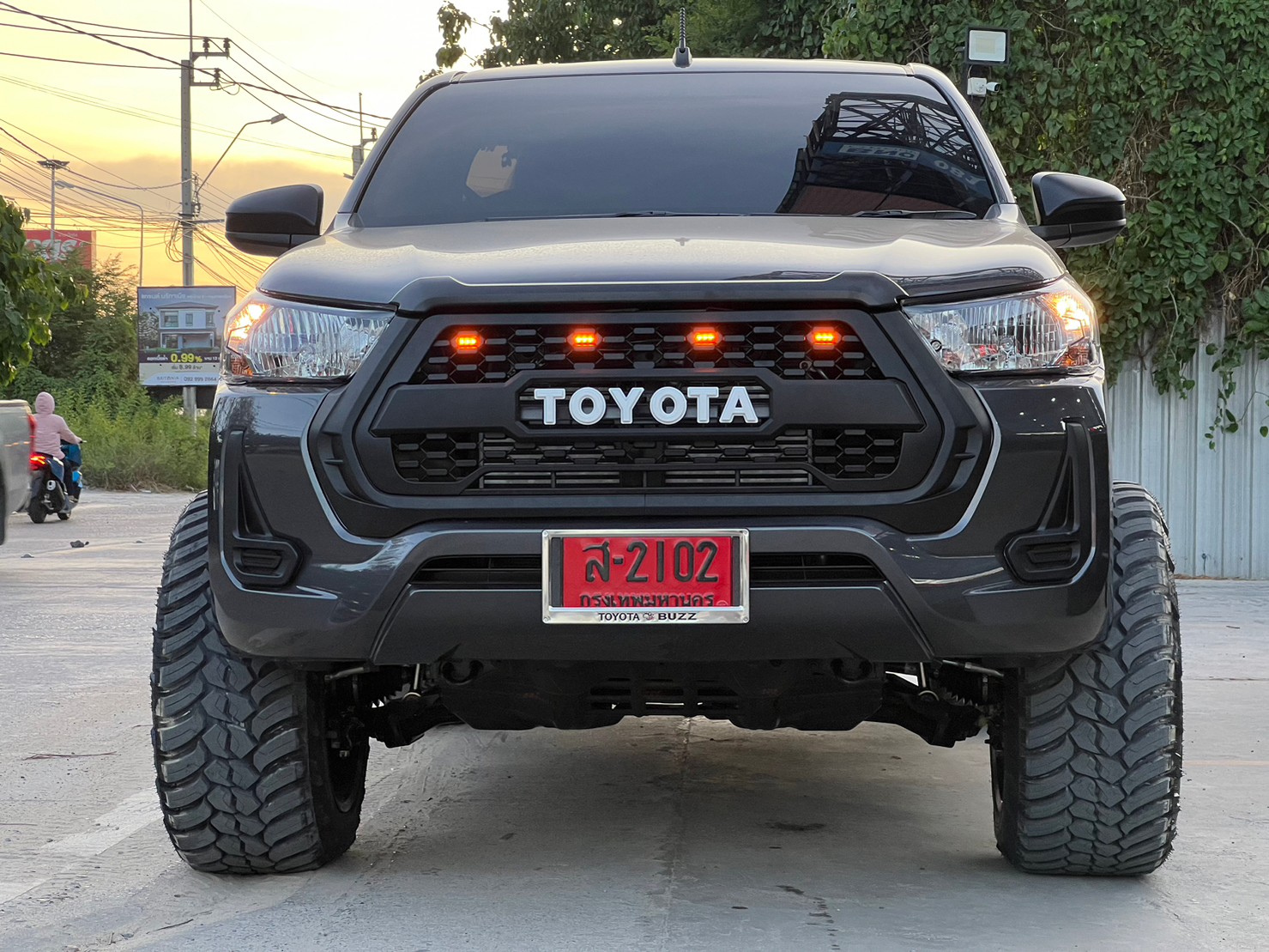 TOYOTA REVO หัวเดียว ทรงเมกา ที่ STEP9
