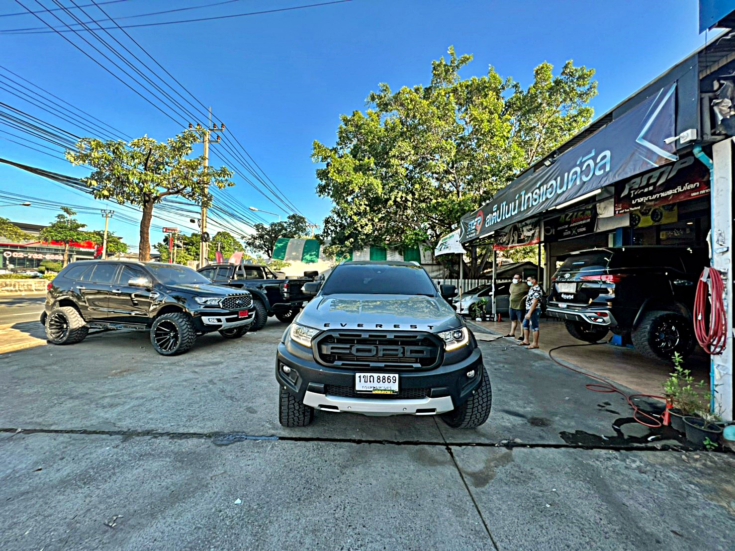 FORD EVEREST ทรงเมกา ล้อ FORCE ที่ STEP9