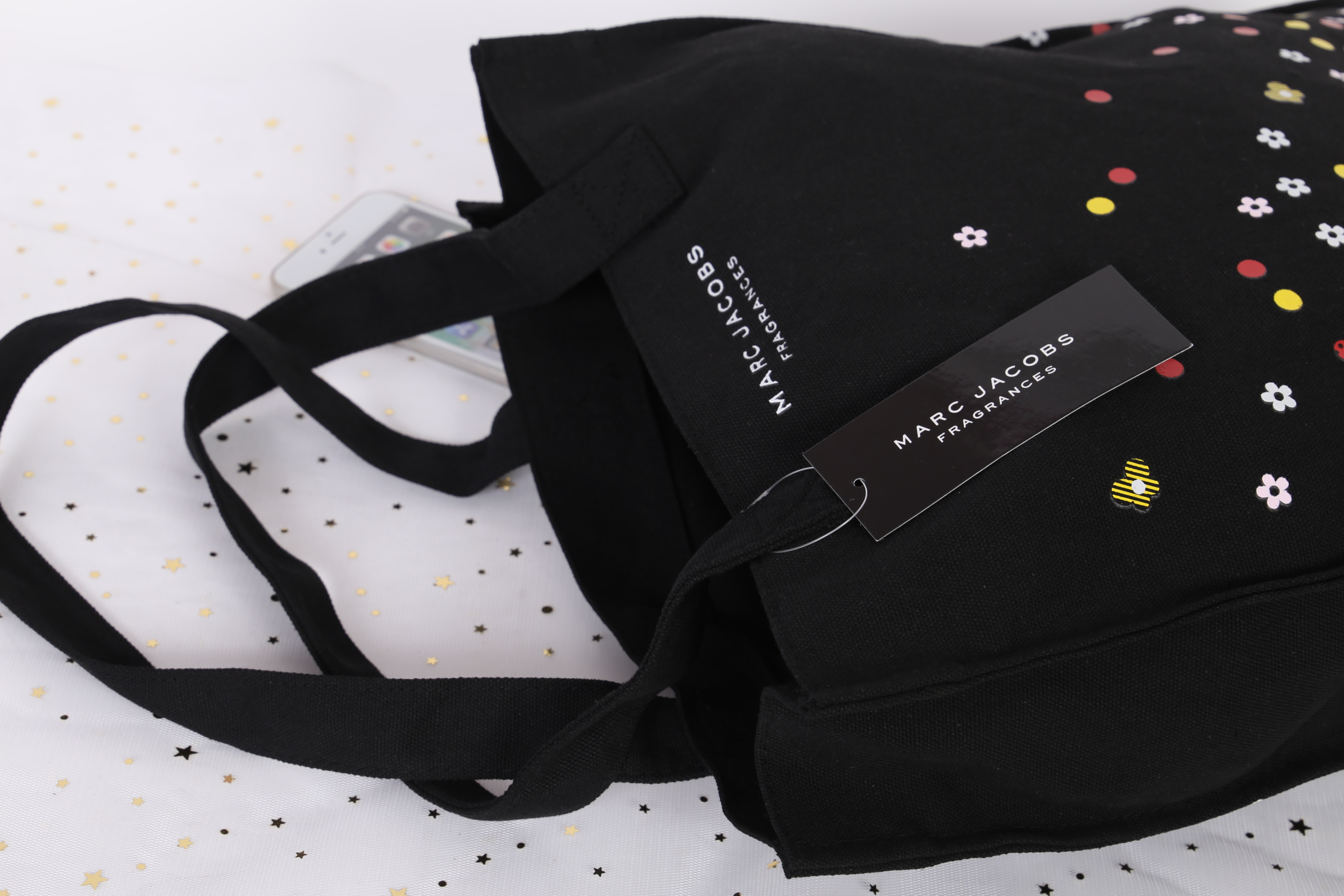 กระเป๋าผ้า canvas ลายดอกไม้ MARC JACOBS