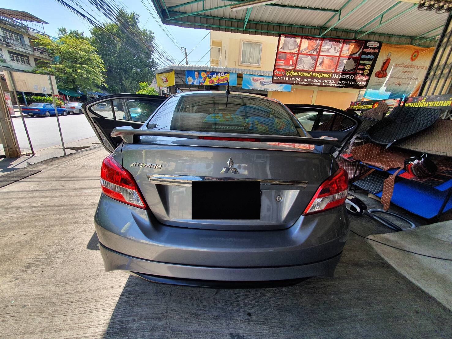 พรมปูพื้นรถยนต์6D Mitsubishi Attrage สีน้ำตาลอ่อน (3ชิ้น) st