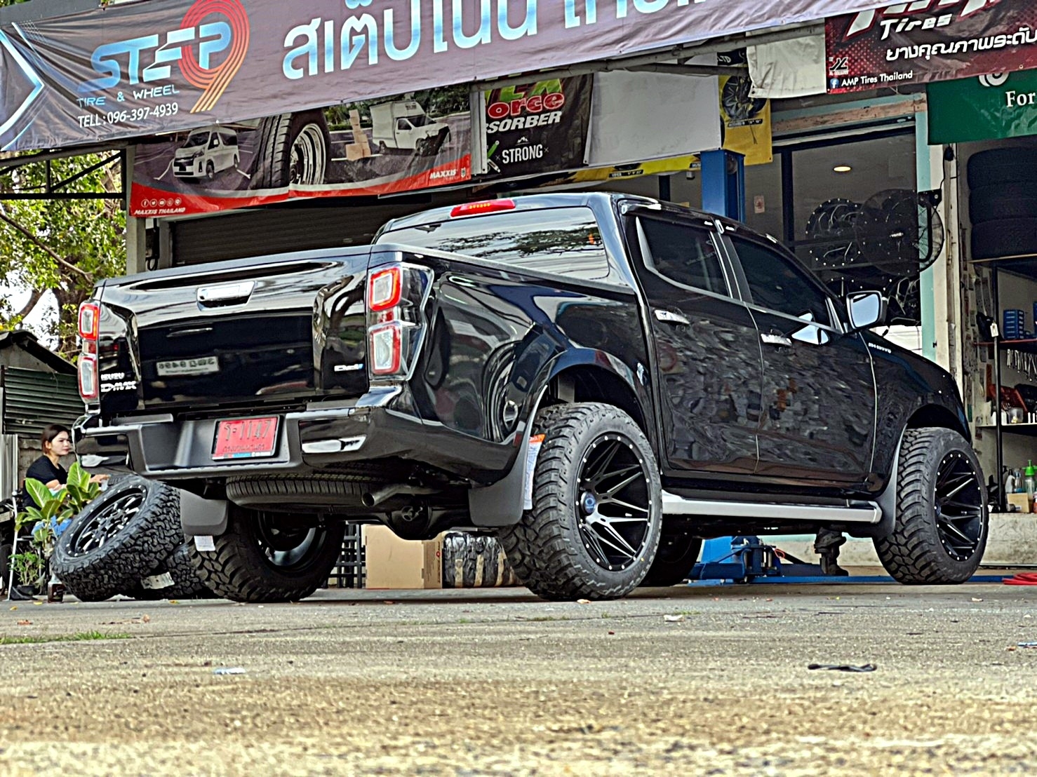D-MAX 1.9 จัดทรงเมกา อย่างเทพ ที่ STEP9