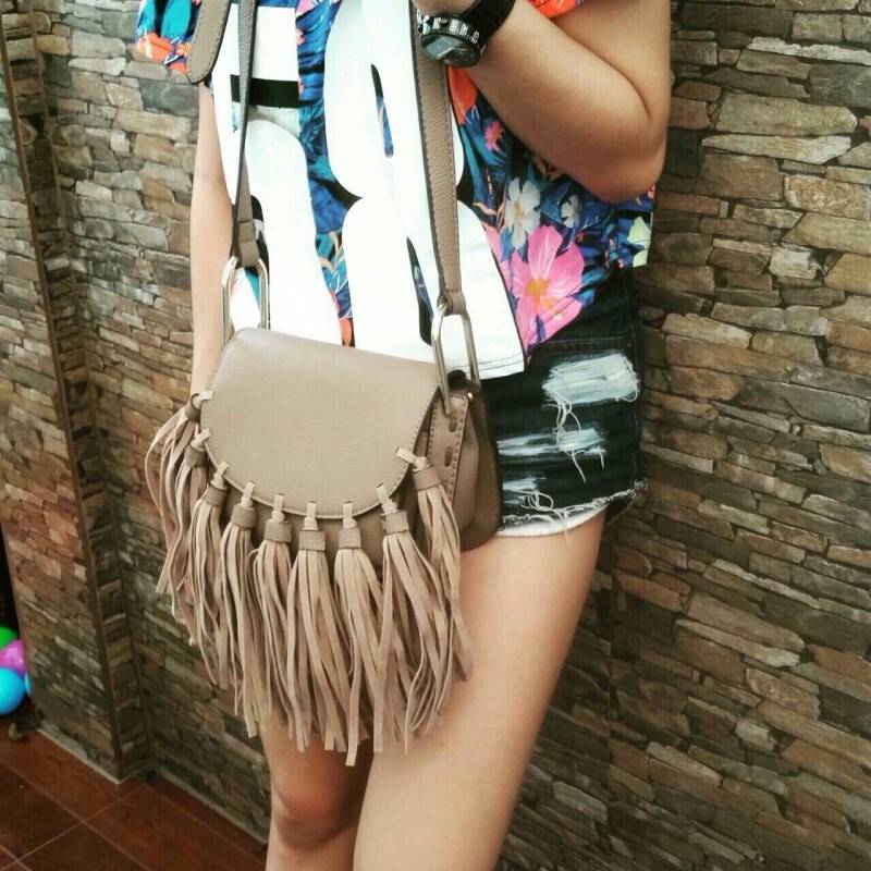 กระเป๋าสะพายข้างฟรุ้งฟริ้ง