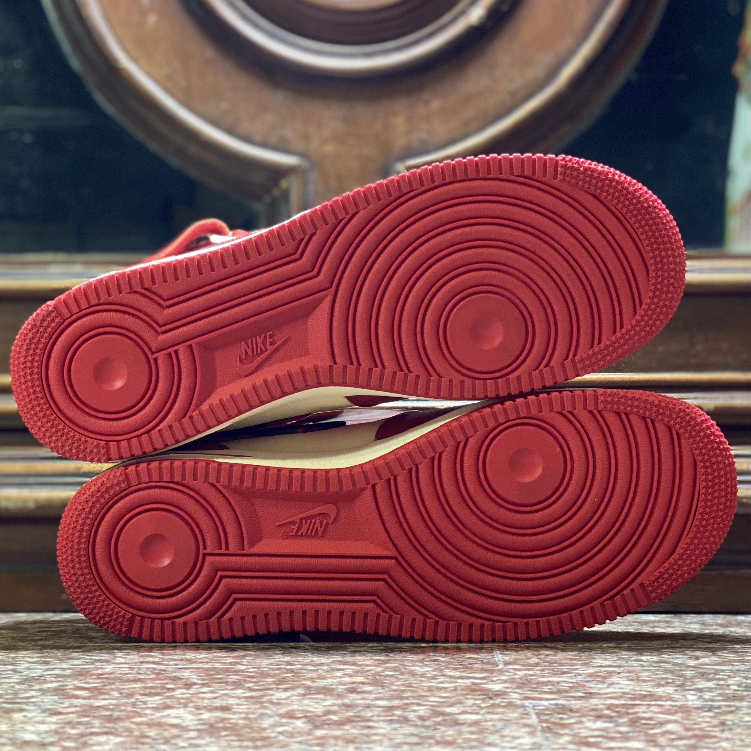 รองเท้า Nike Air Force 1 Mid ‘07 LX ‘Red Plaid’ (M10.5US)