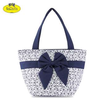 กระเป๋าถือขนาดเล็ก NaRaYa Geometric Printed Quilted